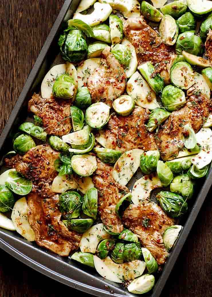 Sheet Pan Chicken Breasts with Brussels Sprouts and Bacon