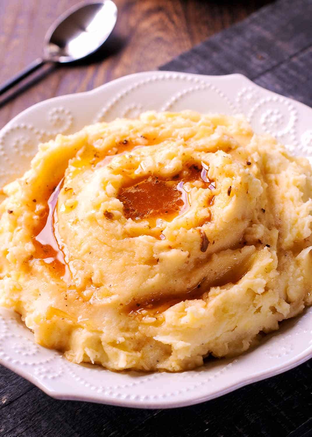 Cheesy and Garlicky Instant Pot Mashed Potatoes