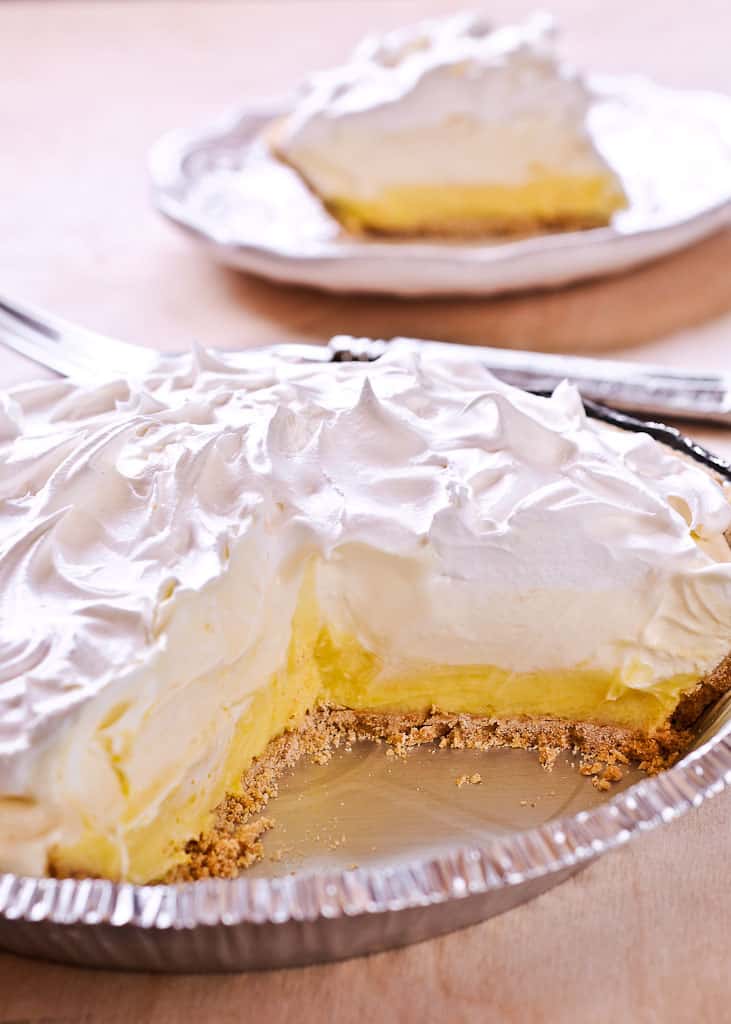 Easy No Bake Lemon Cream Pie