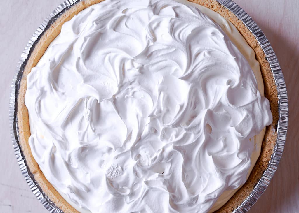 Easy No Bake Lemon Pudding Cream Pie