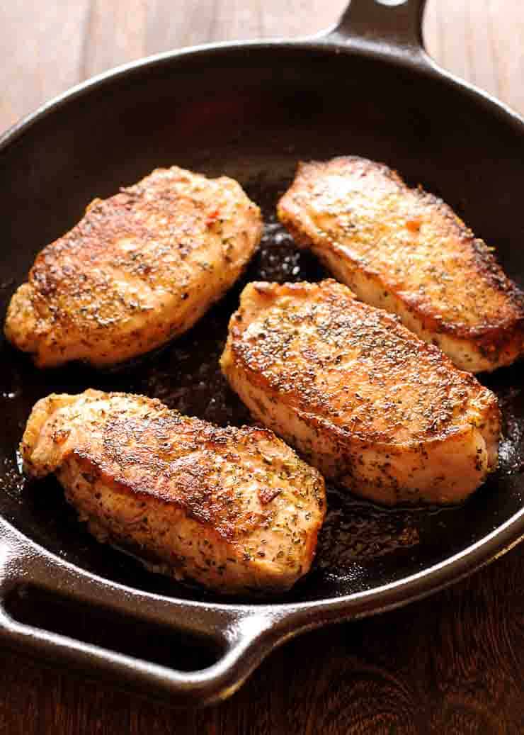 Easy Pan-Seared Pork Chops - - Whatsinthepan