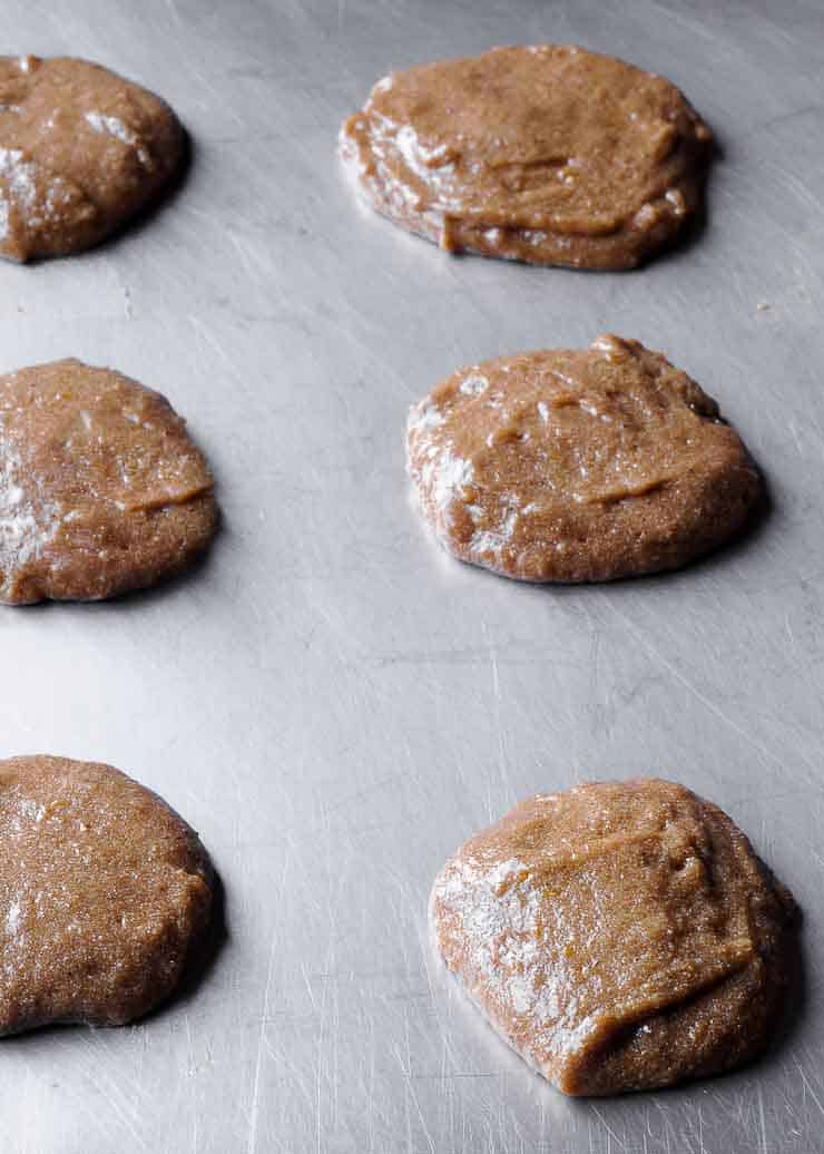 Amaranth cookies in baking