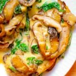 Chicken with Spinach and Mushrooms in Creamy Parmesan Sauce