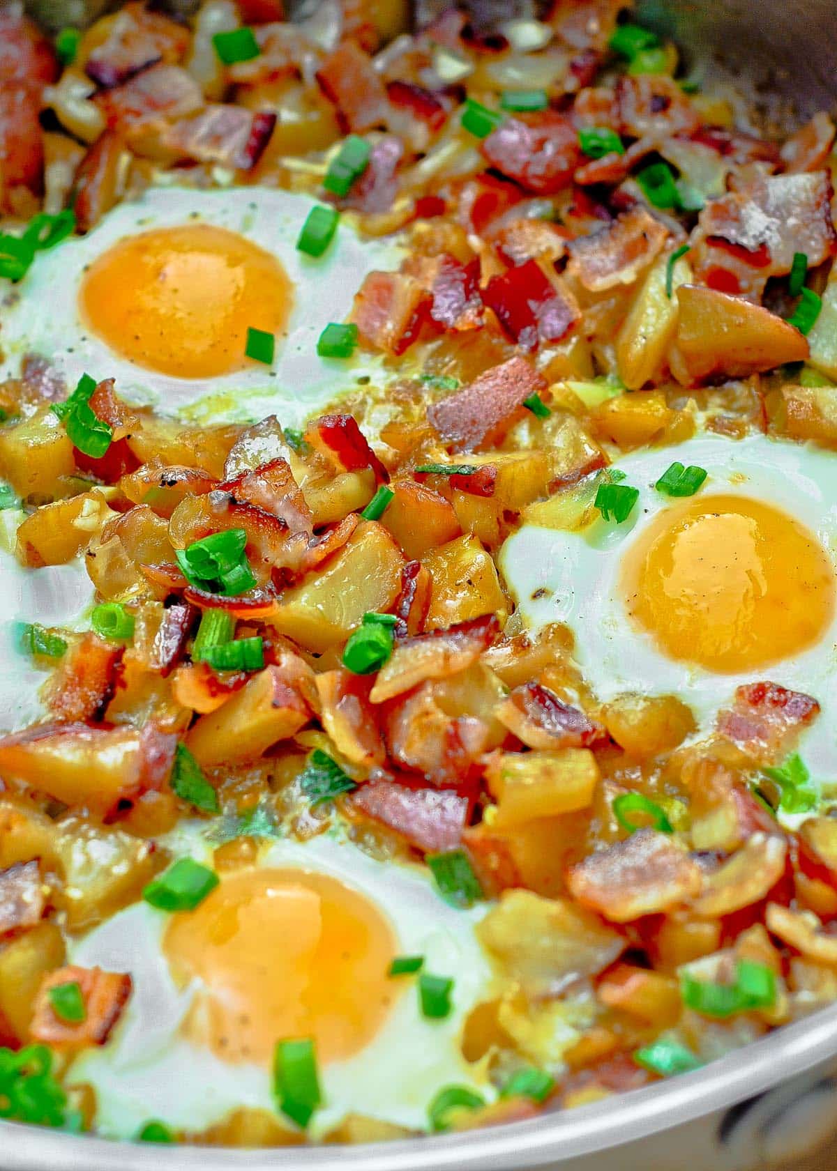 Bacon, Egg, Potato and Cheese Breakfast Skillet 