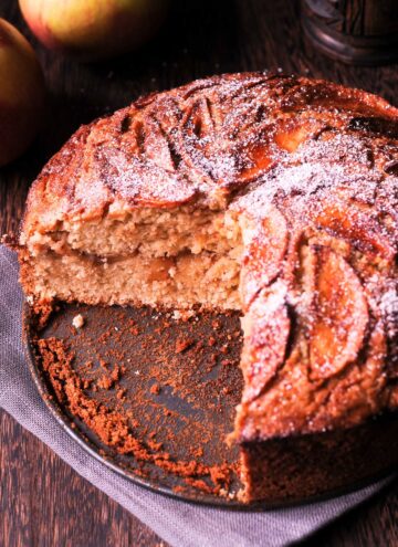 Easy-Apple-Cake on a table