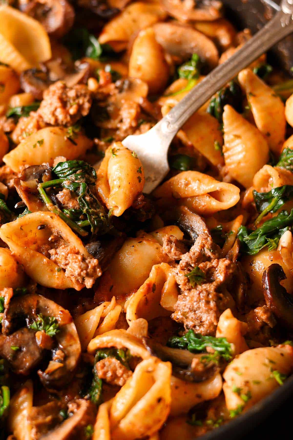 Beef and Shells with Spinach and Mushrooms 
