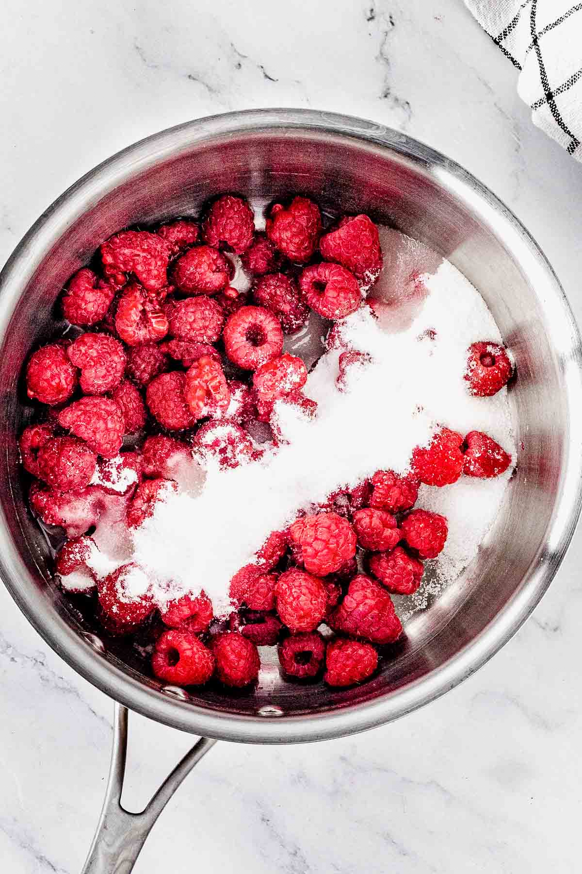 raspberries in the saucepan
