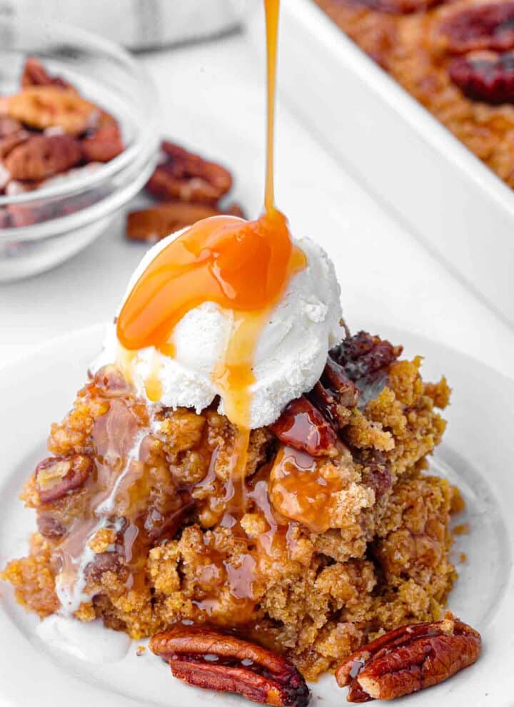 pecan pie dump cake