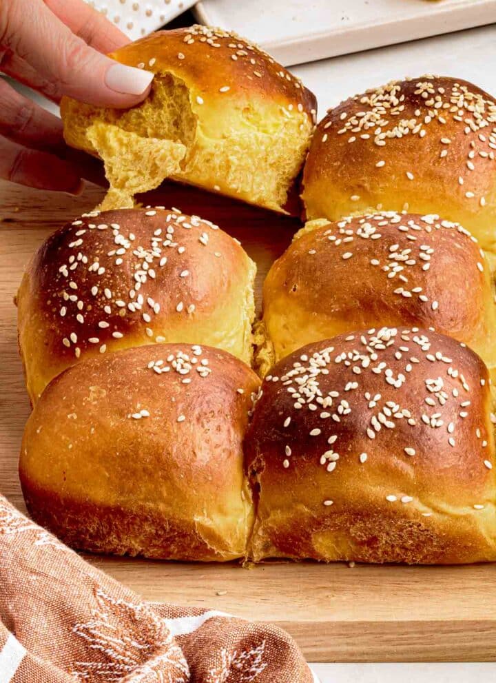 pumpkin dinner rolls
