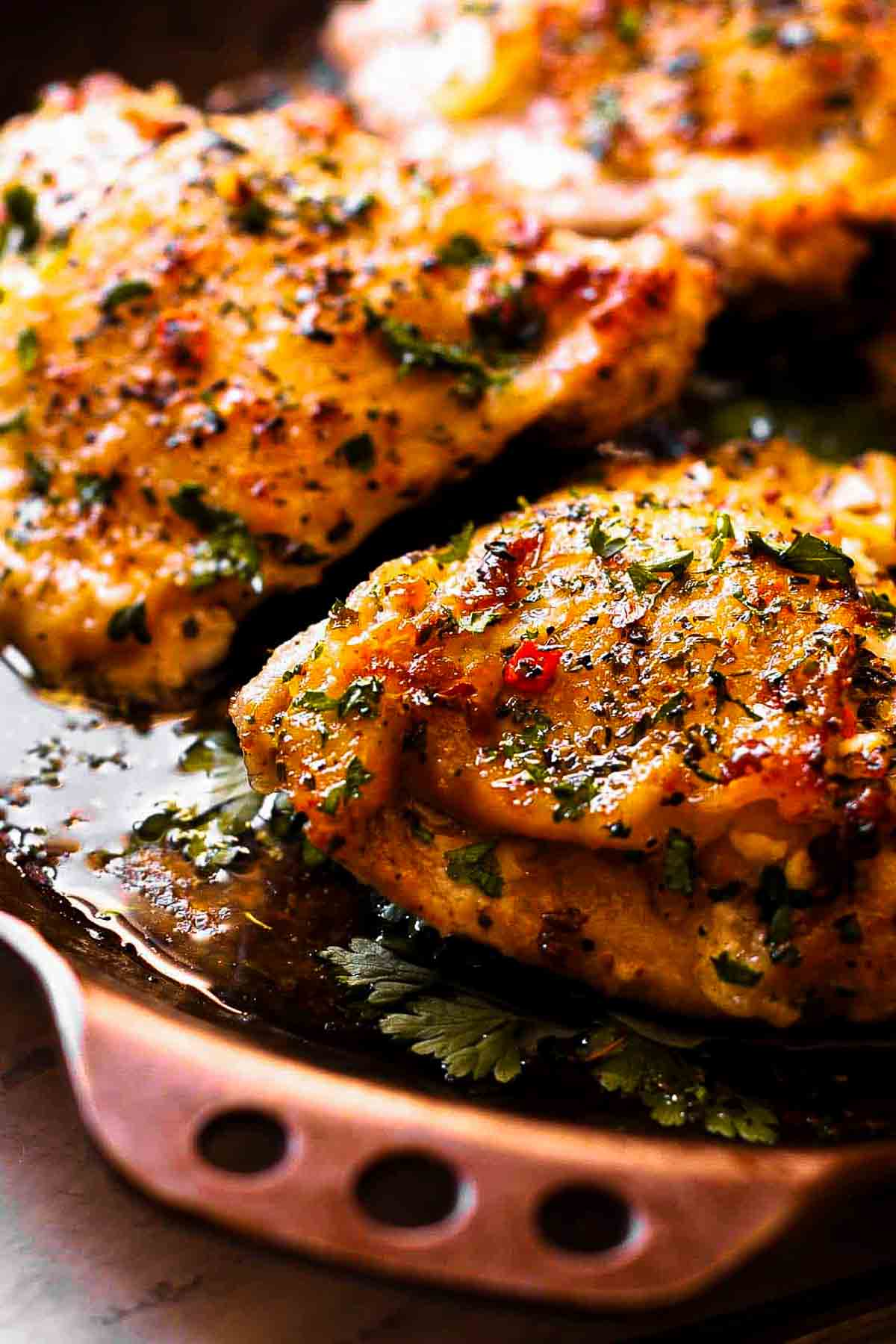 Crispy Baked Chicken Thighs (Juicy Inside, Ready in 35 Minutes)