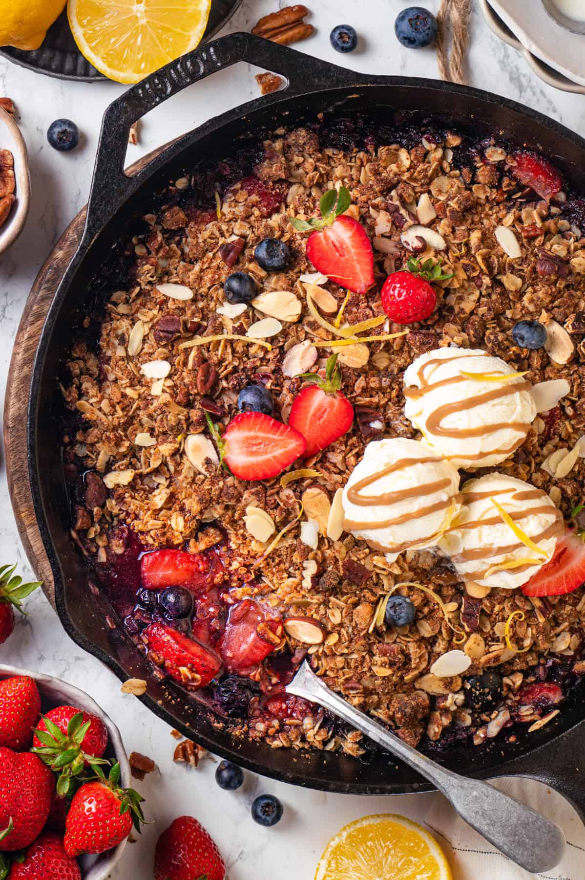 mixed berry crisp