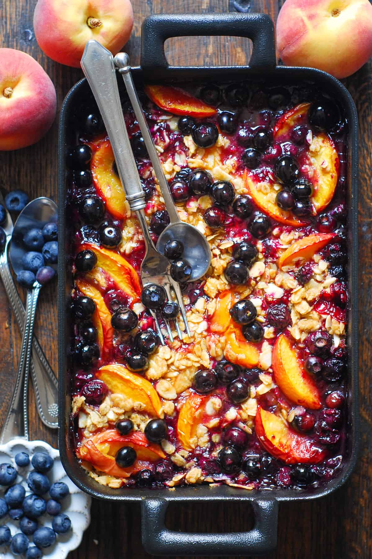 peach and blueberry crisp