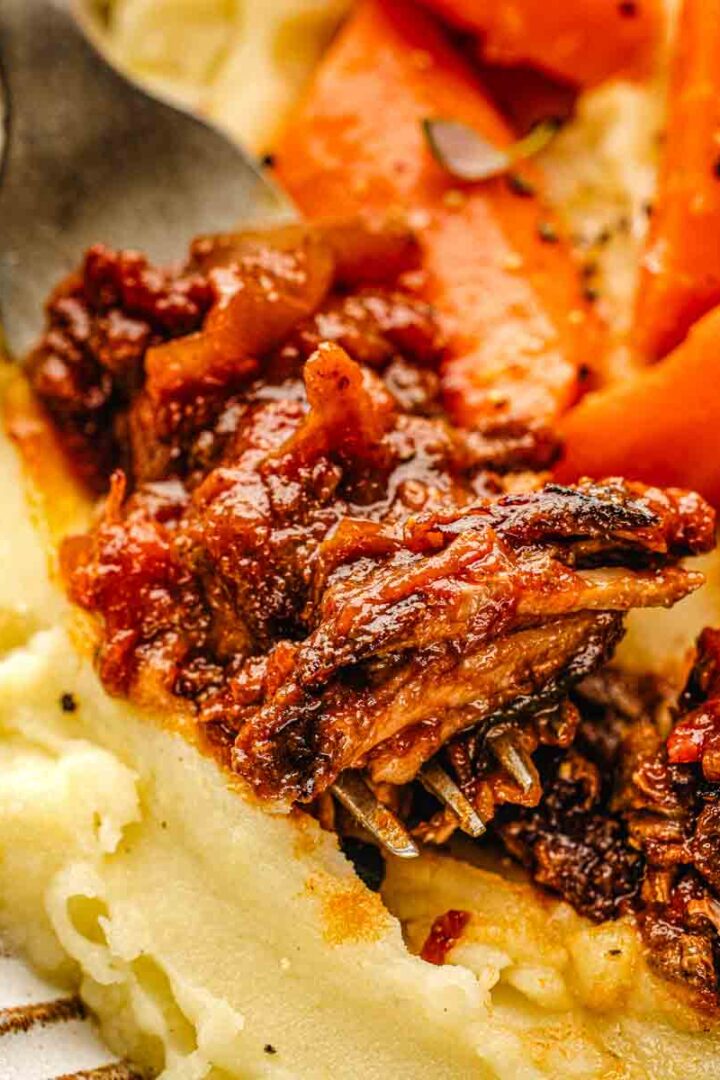 red wine braised chuck roast