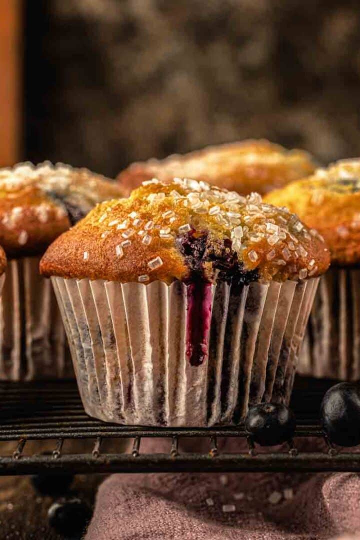 Bakery-Style Blueberry Muffins with Tall Domes and a Crunchy Sugar Top