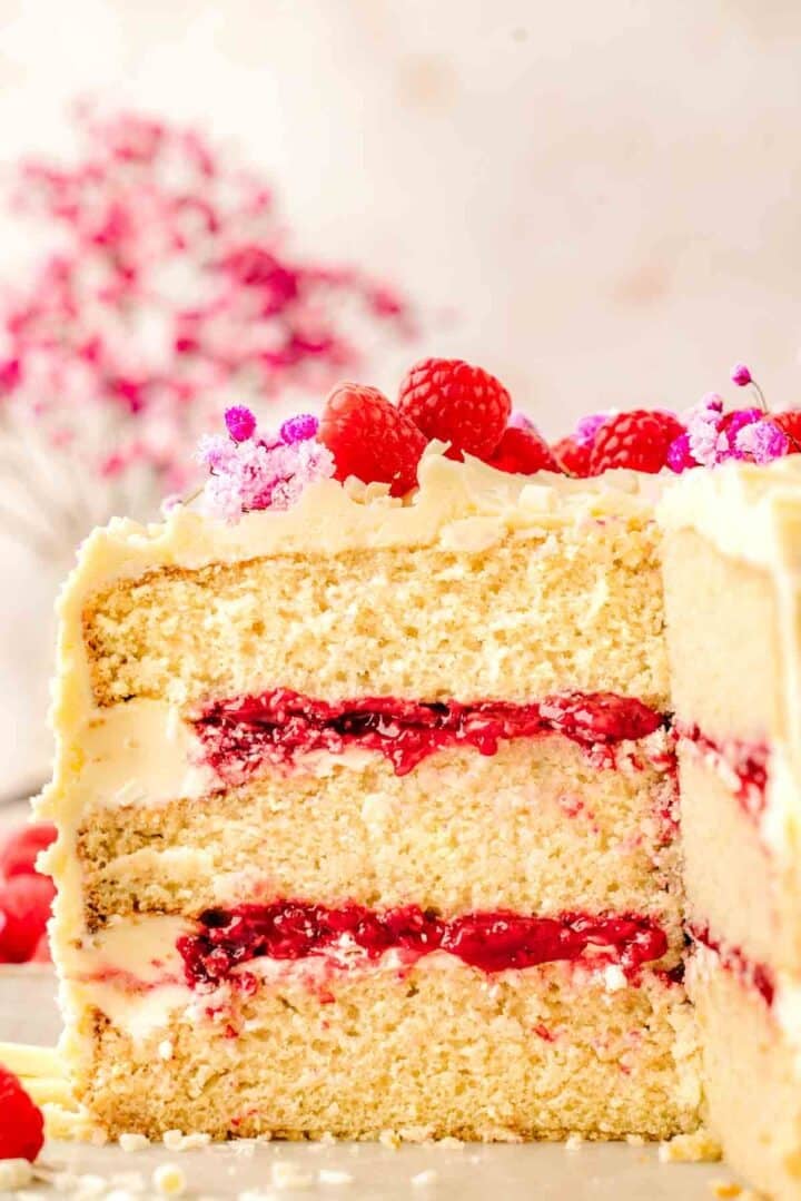 10 Tips to Stack Cake Layers Like a Pro